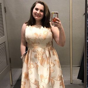 Floral formal dress with gold detailing & pockets!